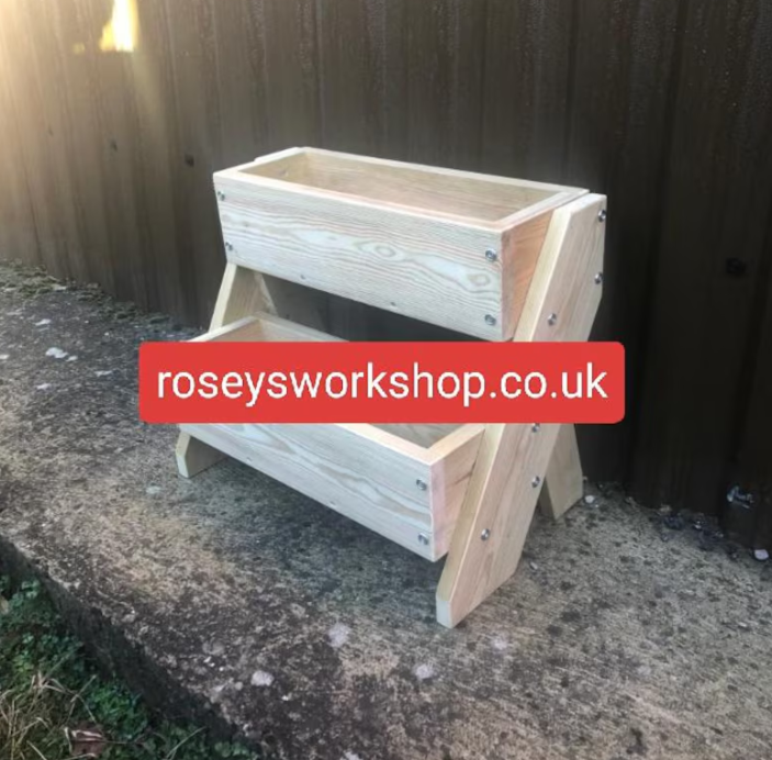 Free Standing 2 Tiered Planter