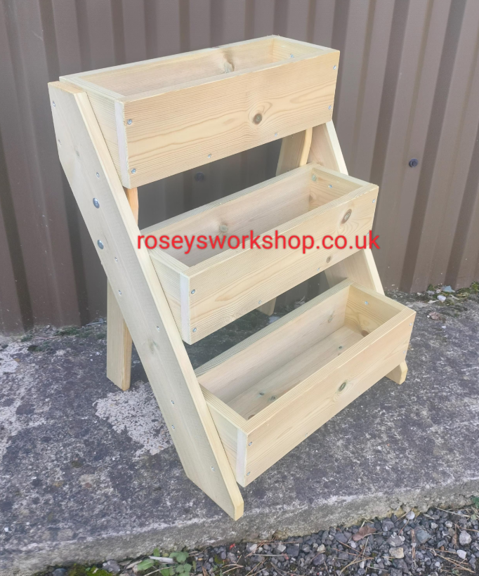 Free Standing 3 Tiered Planter