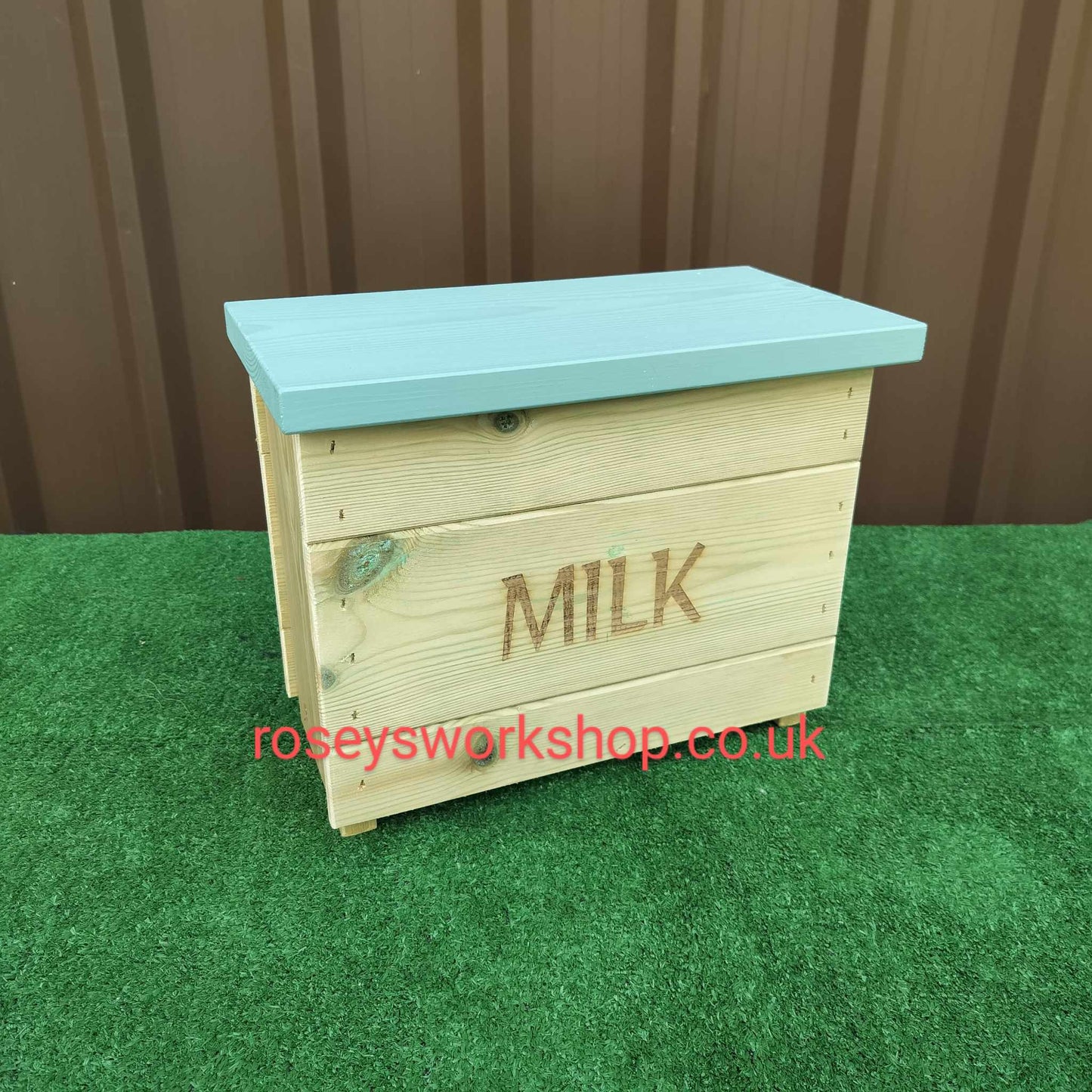 Doorstep Milk Box Crate - Holds 3x 1pt Glass Bottles