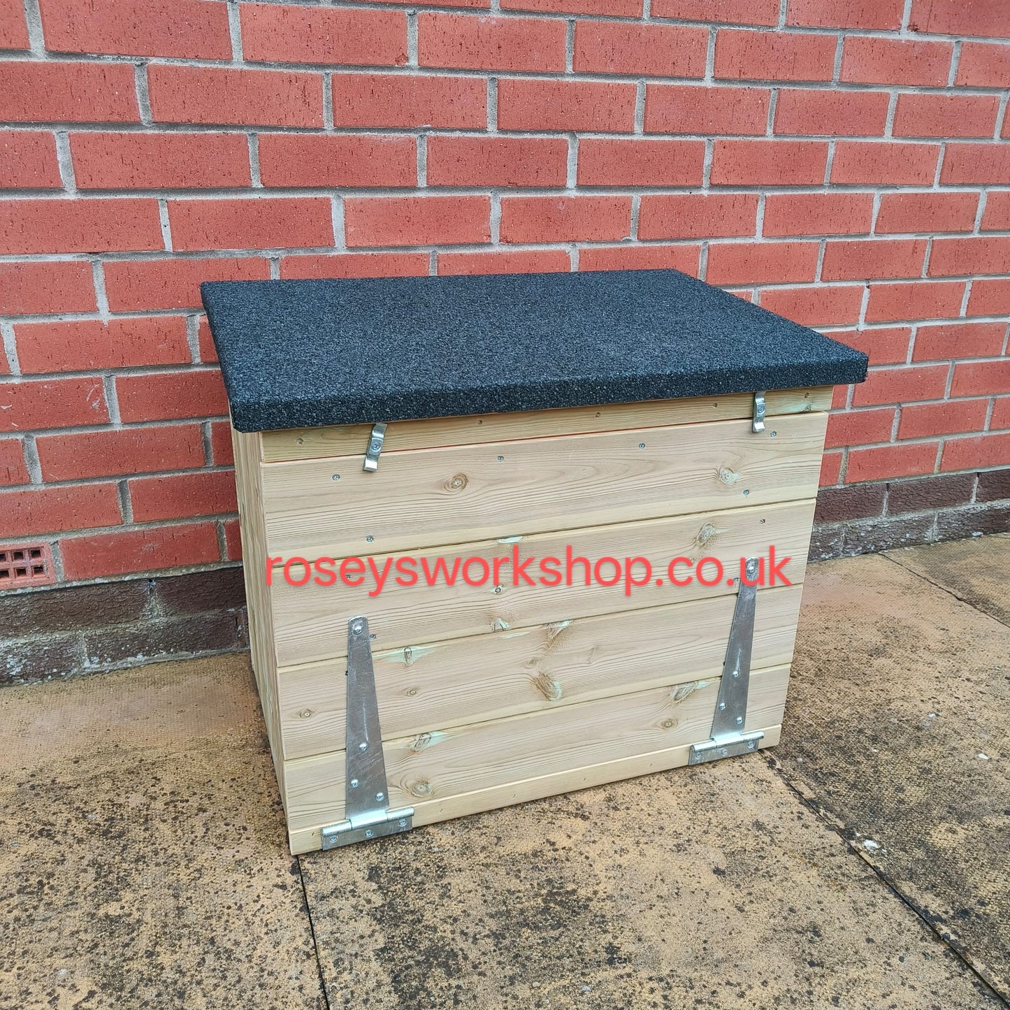 Muddy Welly Store with Boot Puller