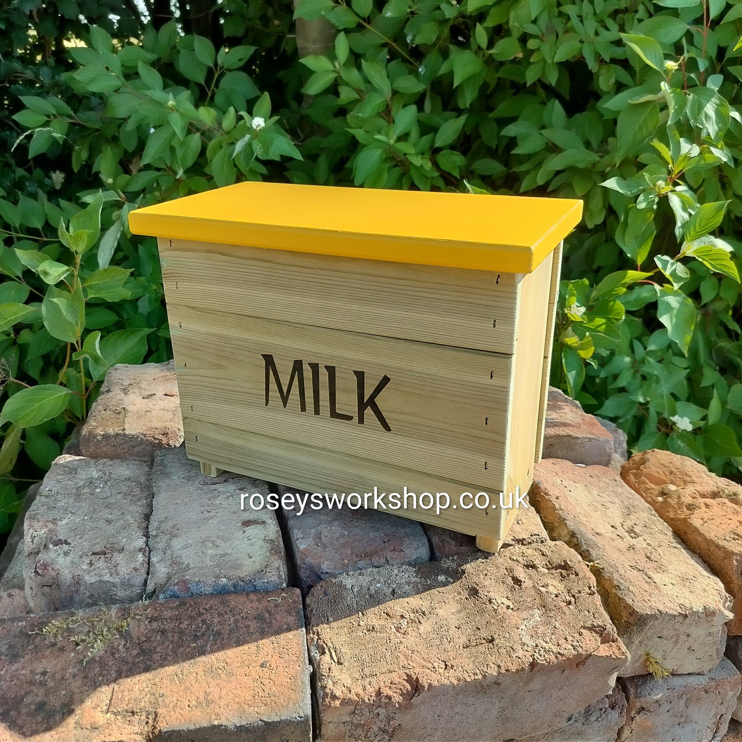 Doorstep Milk Box Crate - Holds 3x 1pt Glass Bottles