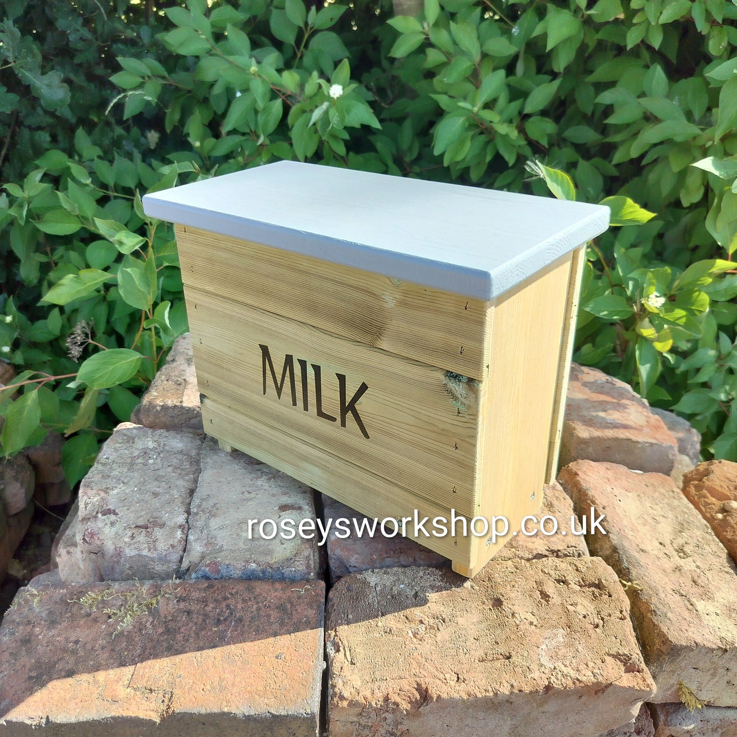 Doorstep Milk Box Crate - Holds 3x 1pt Glass Bottles