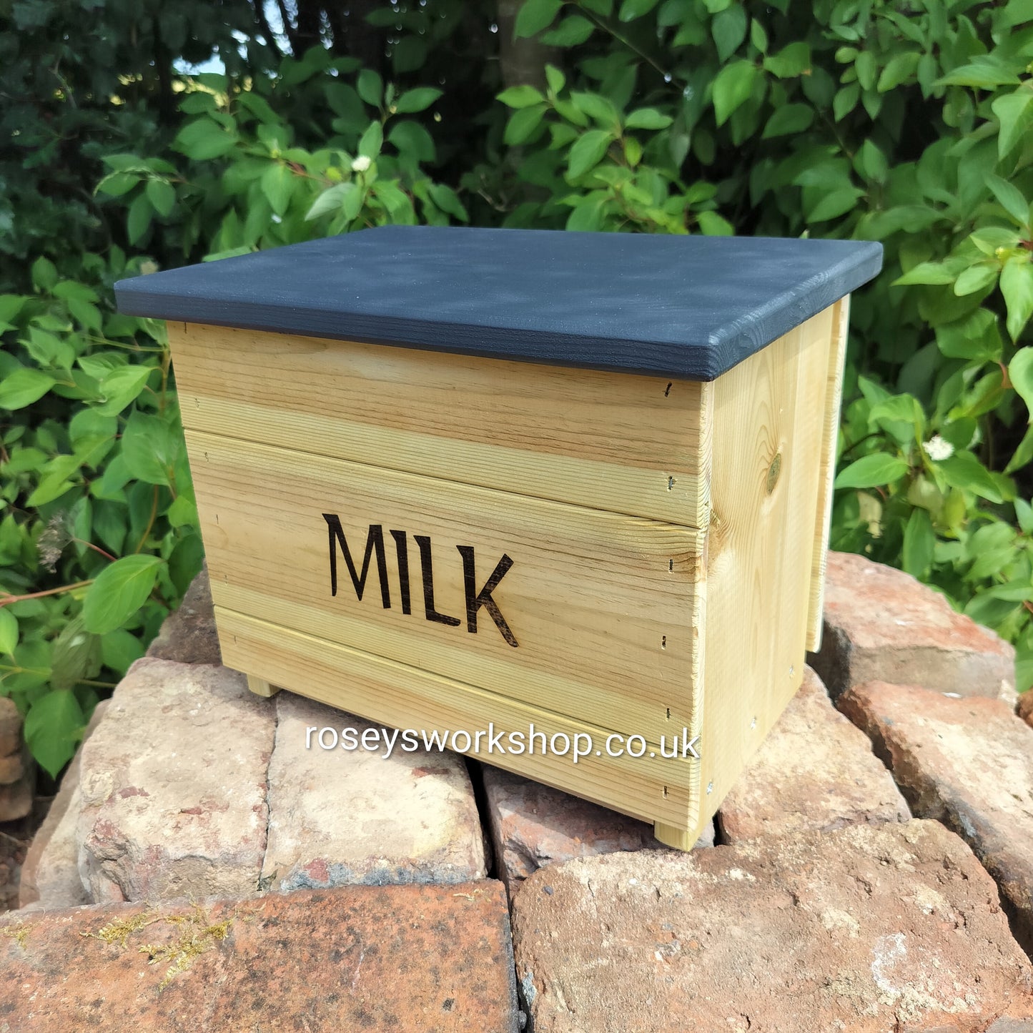 Doorstep Milk Box Crate - Holds 6x 1pt Glass Bottles