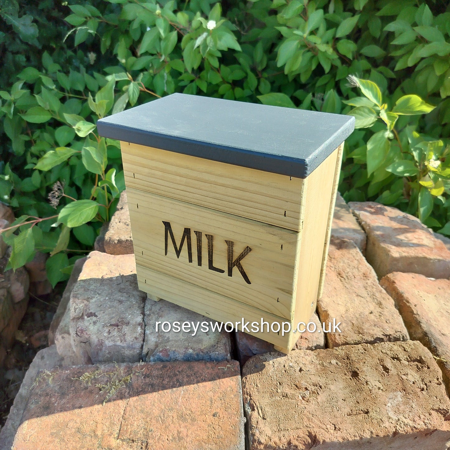 Doorstep Milk Box Crate - Holds 2x 1pt Glass Bottles