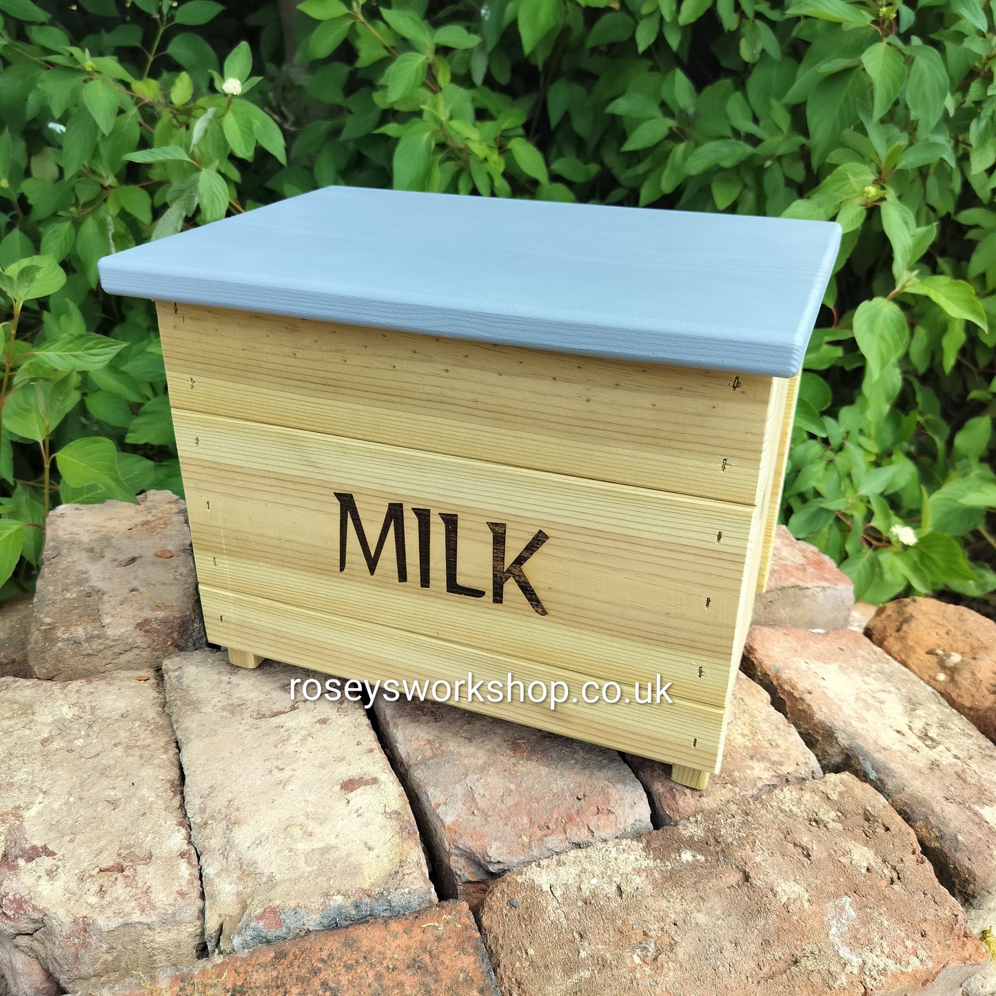 Doorstep Milk Box Crate - Holds 6x 1pt Glass Bottles