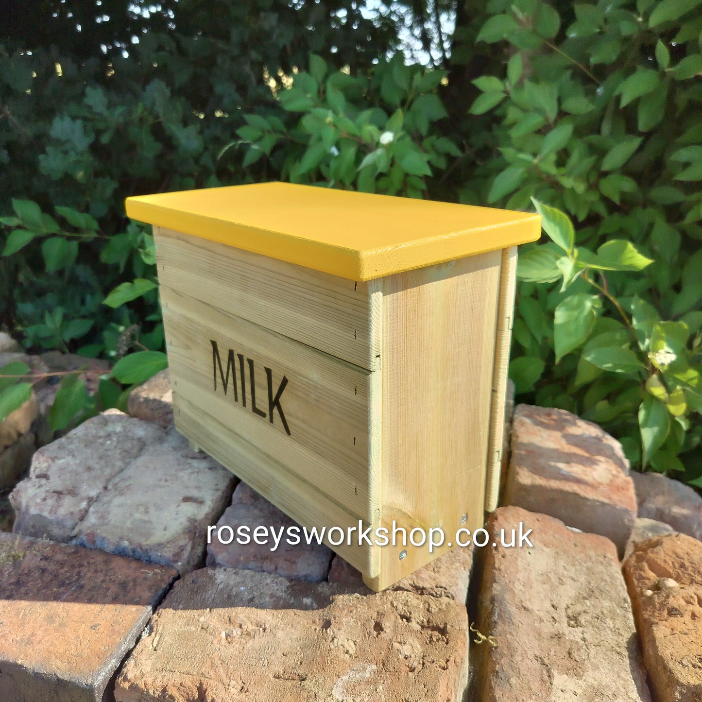 Doorstep Milk Box Crate - Holds 3x 1pt Glass Bottles
