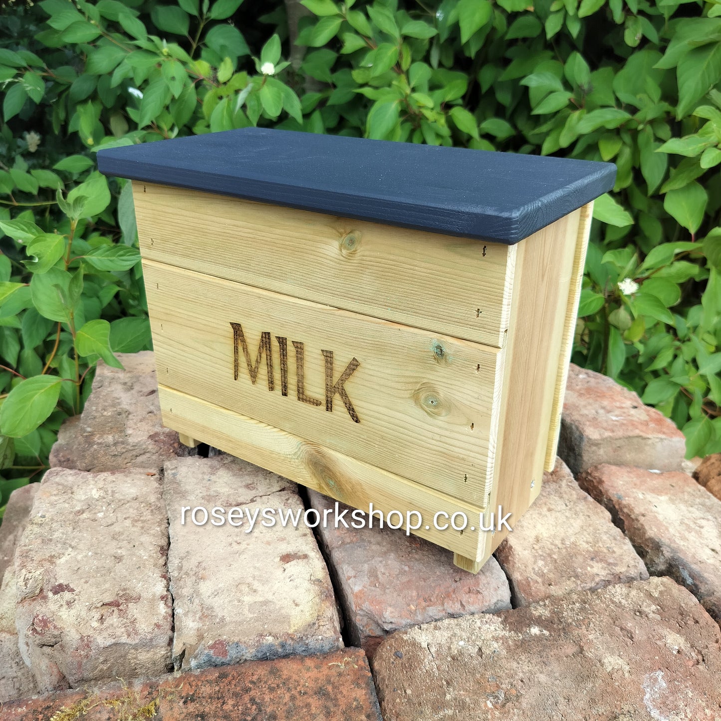 Doorstep Milk Box Crate - Holds 3x 1pt Glass Bottles