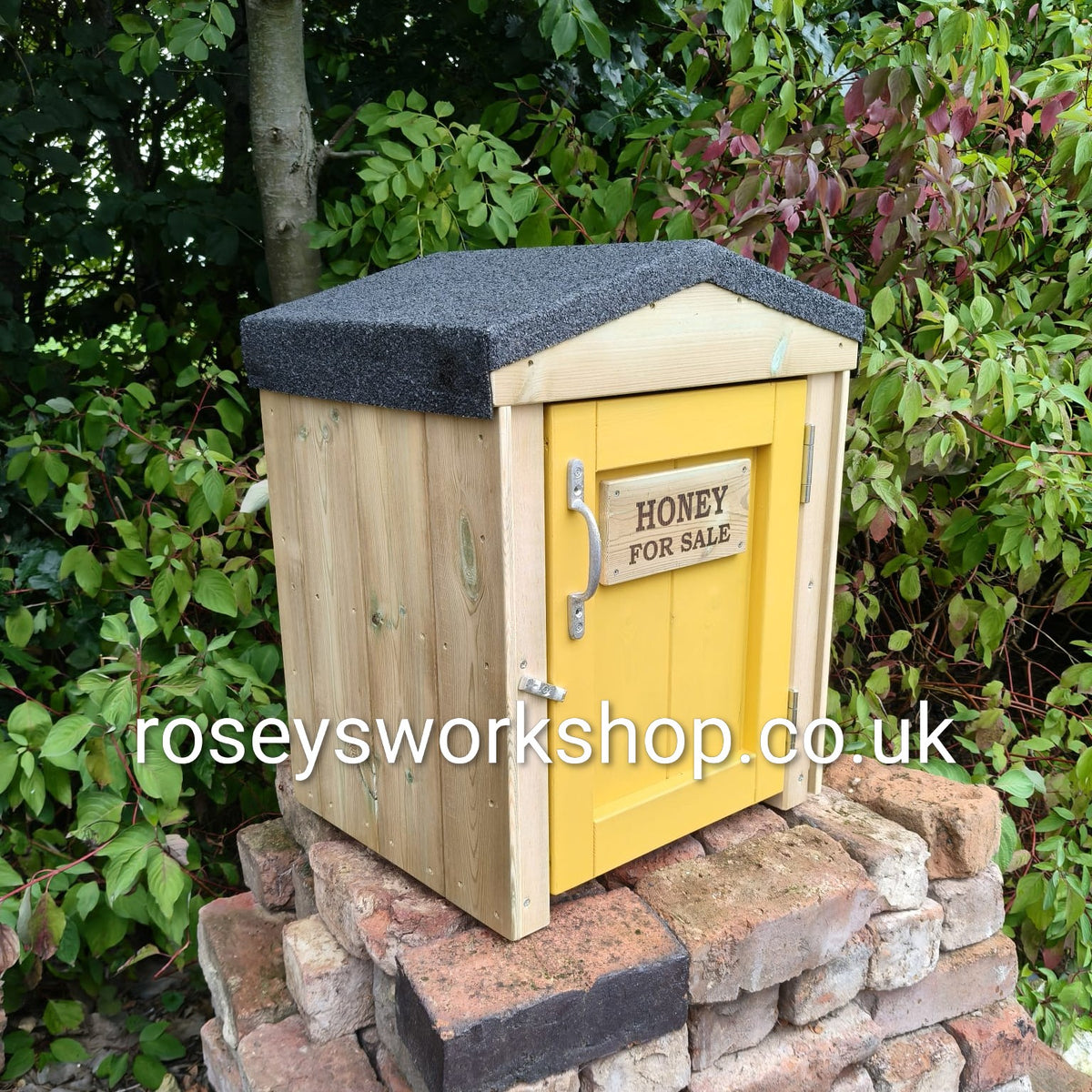Roadside Honestly Egg Box with Door