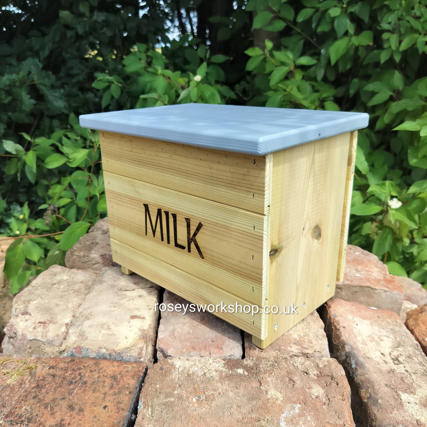 Doorstep Milk Box Crate - Holds 6x 1pt Glass Bottles