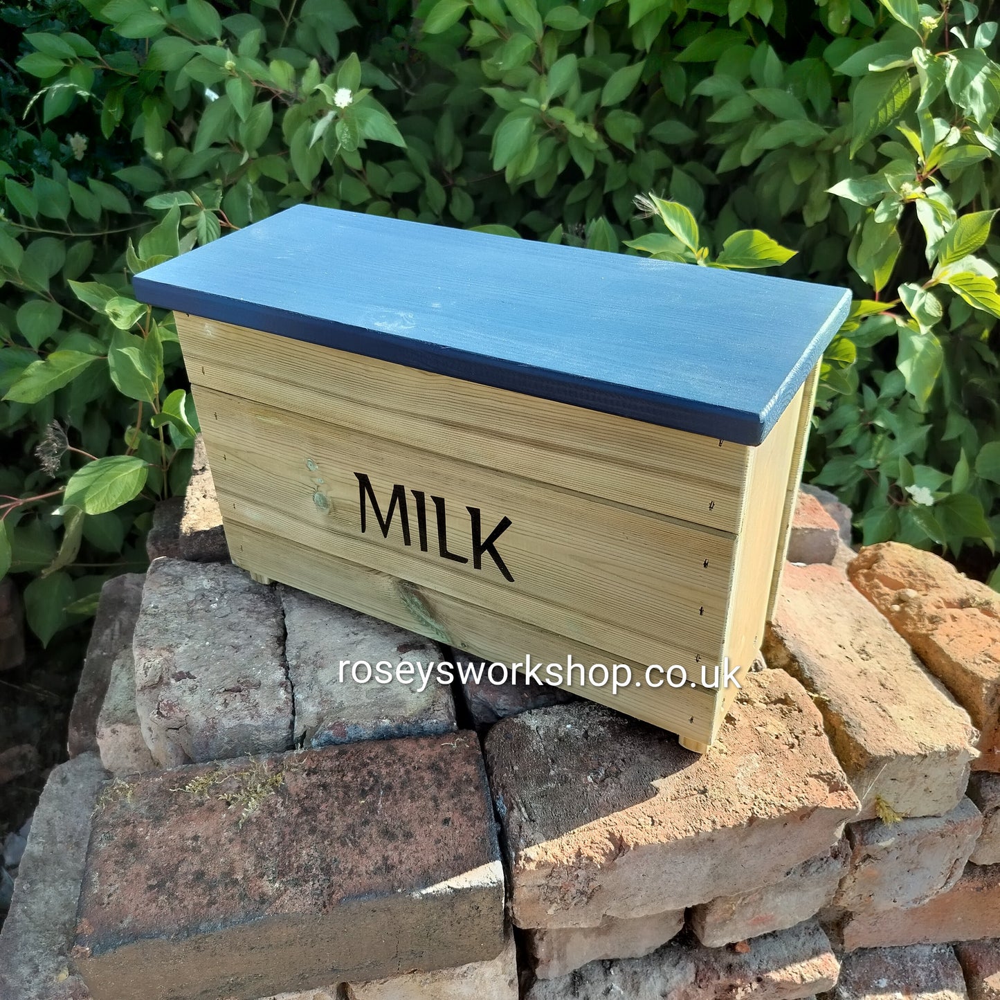 Doorstep Milk Box Crate - Holds 4x 1pt Glass Bottles