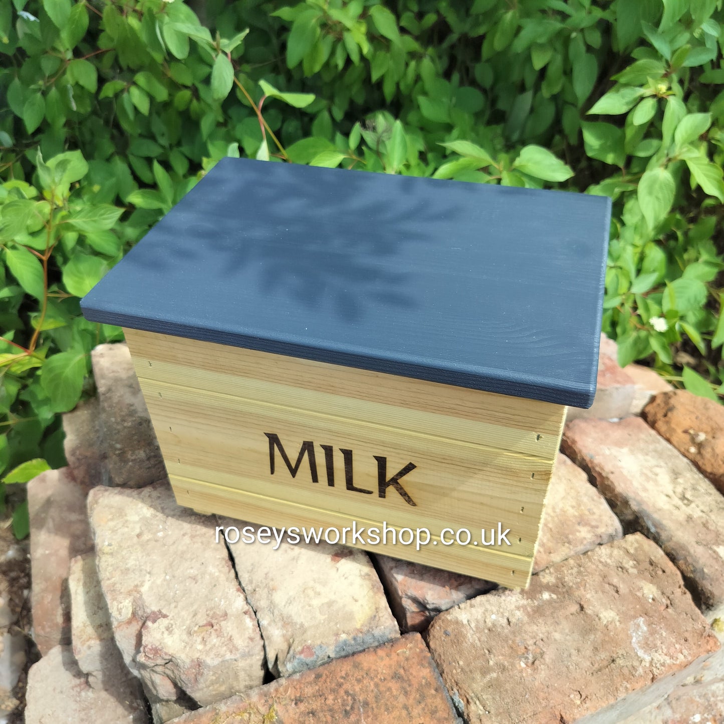 Doorstep Milk Box Crate - Holds 6x 1pt Glass Bottles